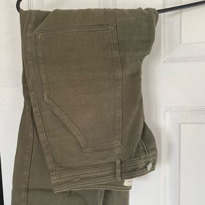 Aritzia modern utility pants, size 6. Old style with back pockets!